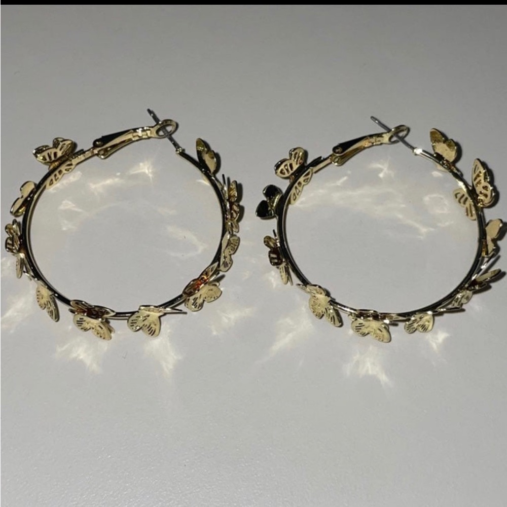 Golden Butterfly Hoop Earrings Betsey Johnson 🛒 - Picture 4 of 4
